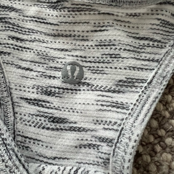 2 Lululemon tanks - Picture 2 of 3